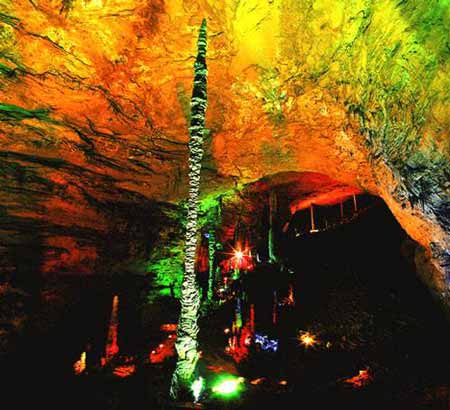 長(zhǎng)沙出發(fā)到溶洞奇觀黃龍洞、天門山、玻璃棧道、鳳凰古城九景往返三日游