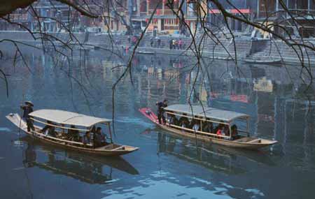 張家界森林公園、袁家界、天子山、大峽谷、玻璃橋、天門山、玻璃棧道、鳳凰古城三晚四日游